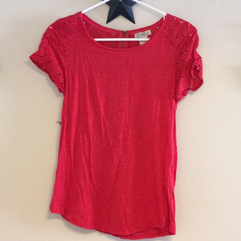 Red t-shirt with Eyelet Sleeves